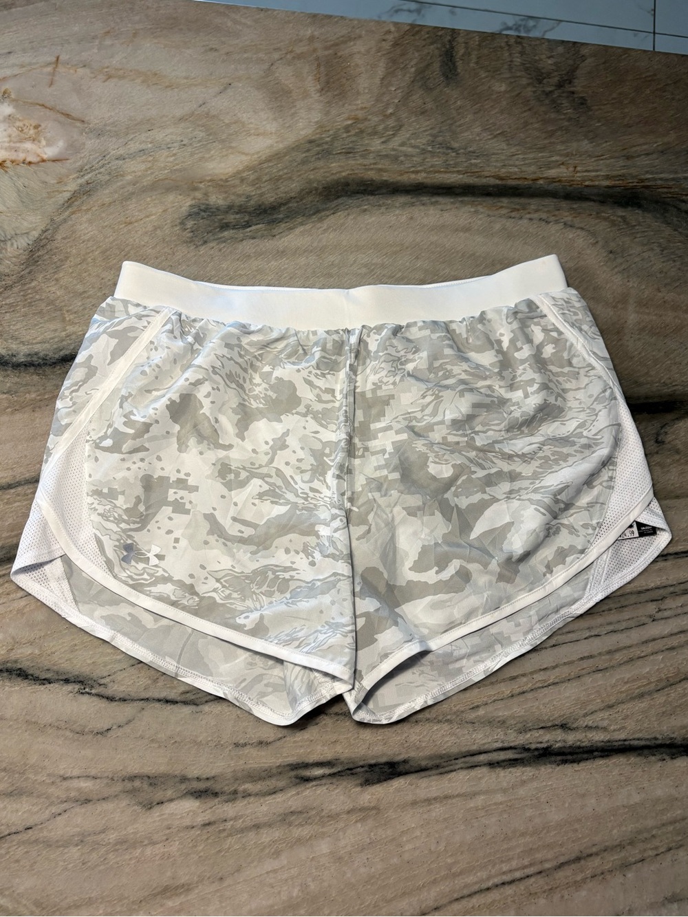 Under Armour Heat Gear Women's Running Shorts Large Lined NWT